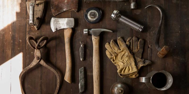 商务旅行穿搭指南：7件禅意设计单品构建14天不重样的职场胶囊衣橱