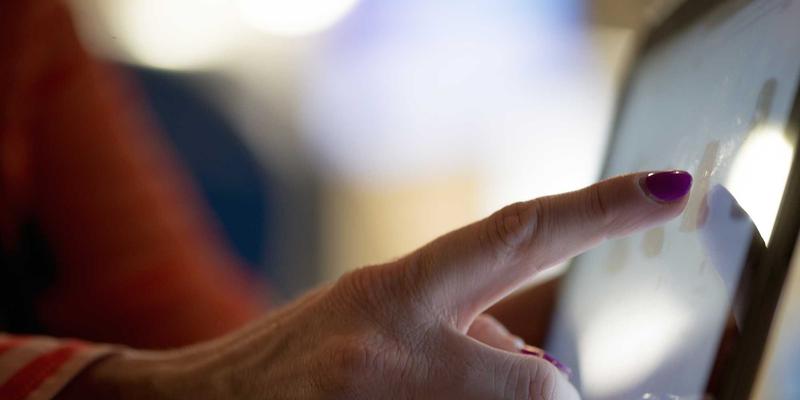 新中式男装穿搭指南：如何将传统元素融入现代日常，打造独特日式风格与精致男性护理