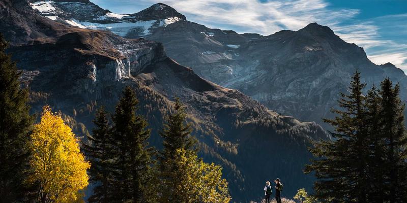 男士配饰点睛术：如何运用禅意设计戒指、手链与项链，提升男性时尚造型层次