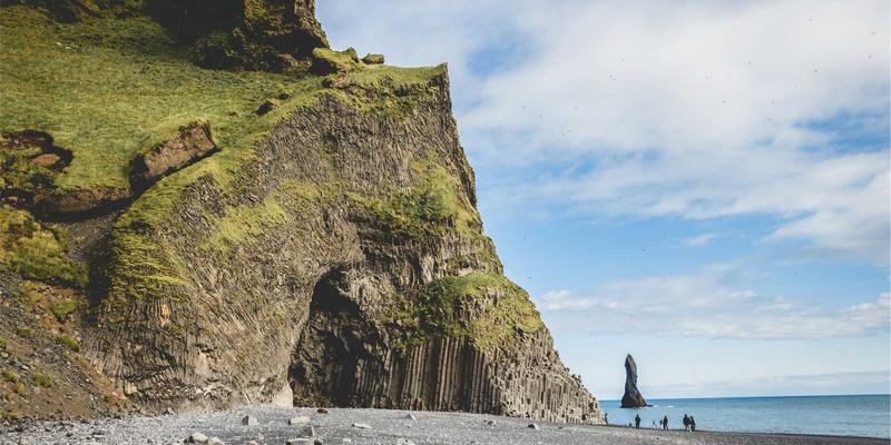 禅意设计：日式风格如何重塑男性时尚的宁静力量